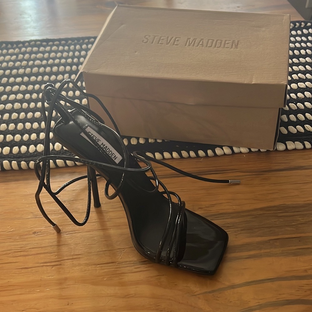 Brand new Steve Madden heels size 7 (can fit 6.5)